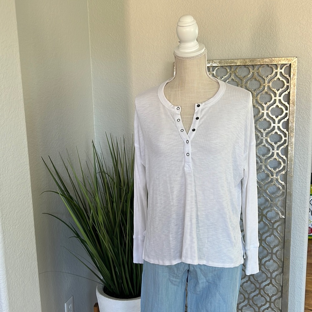 OFFLINE by Aerie XXS oversized Henley. Great condition!